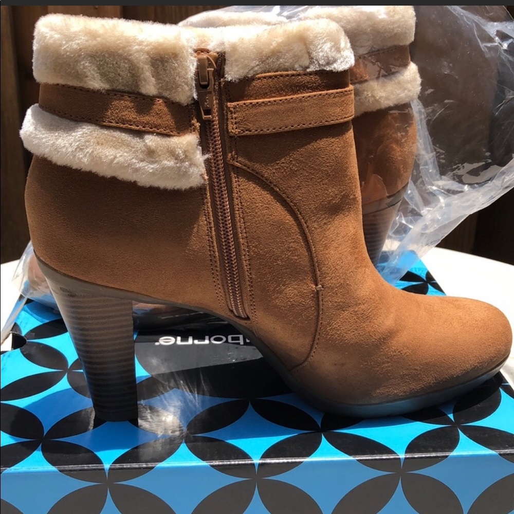 ❌❌SOLD❌NIB-LIZ CLAIBORNE Ankle Boots - Picture 3 of 8